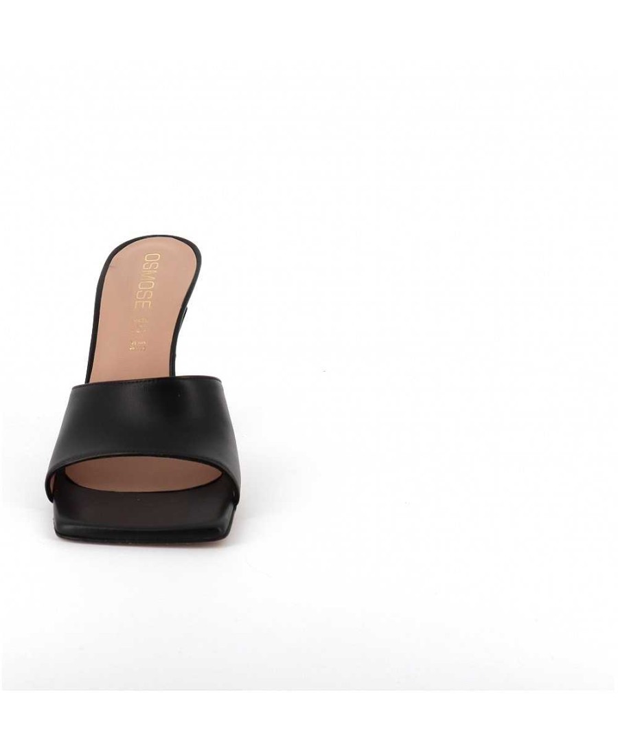 Osmose Realisees En Italie Dans Du Cuir Lisse Noir, Les Mules Inas, Signees Osmose Shoes Paris. New